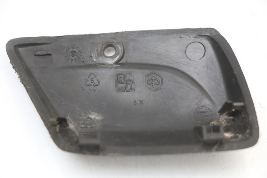 photo de MASTER CYLINDER COVER PIAGGIO XEVO - X EVO 125 (2007 - 2017) - Alternative perspective