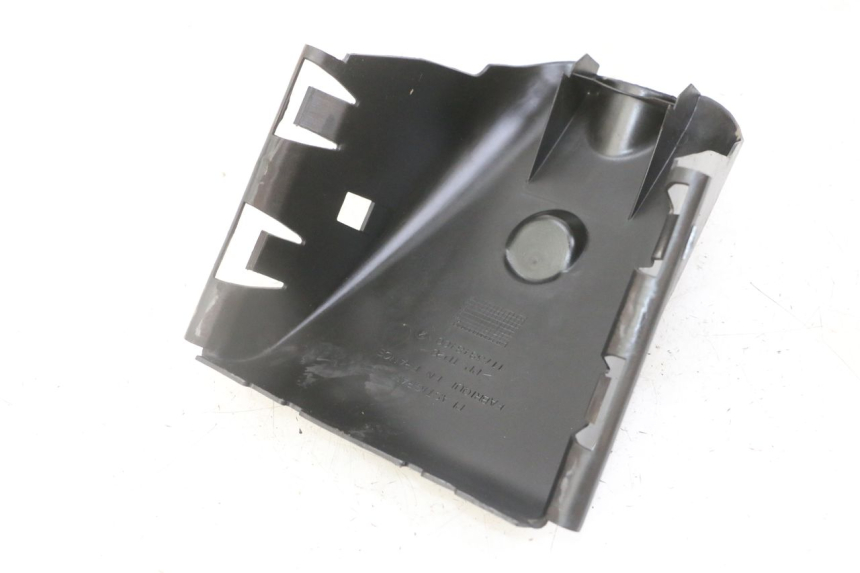 photo de ENGINE COVER PEUGEOT ELYSEO 125 (1999 - 2004) - Technical close-up