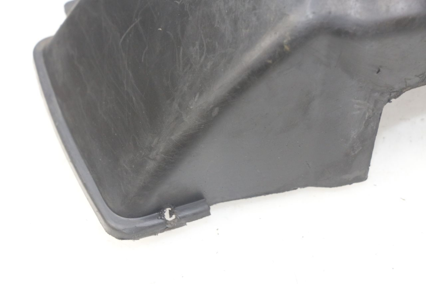 photo de ENGINE COVER PEUGEOT KISBEE 2T 50 (2010 - 2017) - Zoom on usage condition