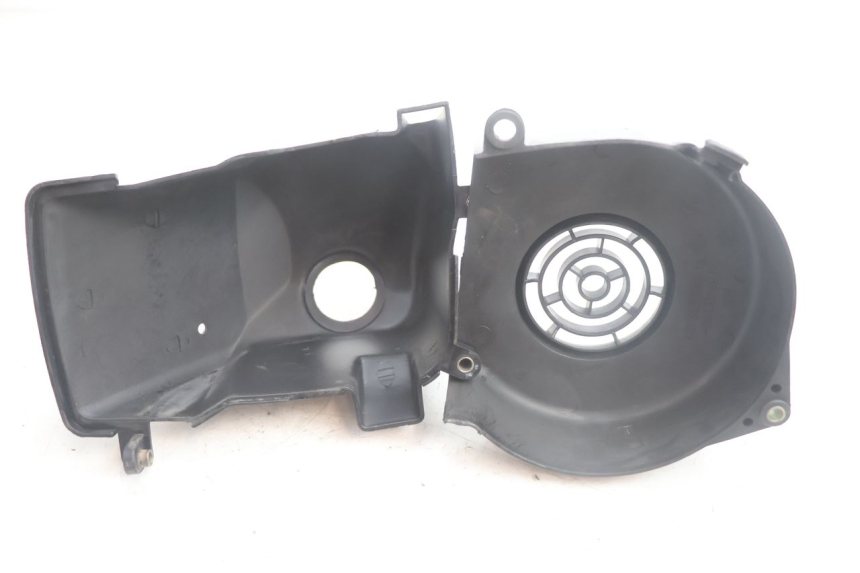 photo de ENGINE COVER PEUGEOT KISBEE 2T 50 (2010 - 2017) - Fixing points details