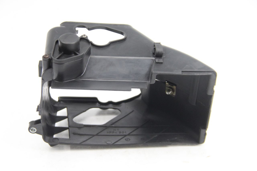 photo de ENGINE COVER PEUGEOT KISBEE 4T 50 (2018 - 2022) - Fixing points details