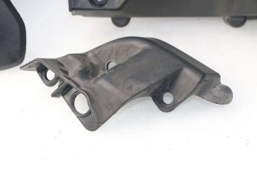 photo de ENGINE COVER HONDA NSS EX FORZA 250 (2005 - 2013) - Fixing points details