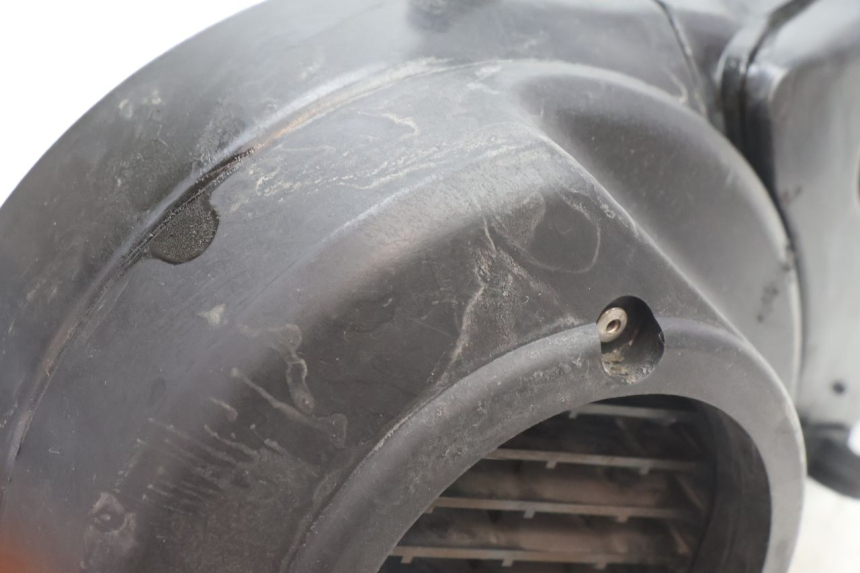 photo de ENGINE COVER KYMCO SUPER 8 2T 50 (2007 - 2013) - Zoom on usage condition
