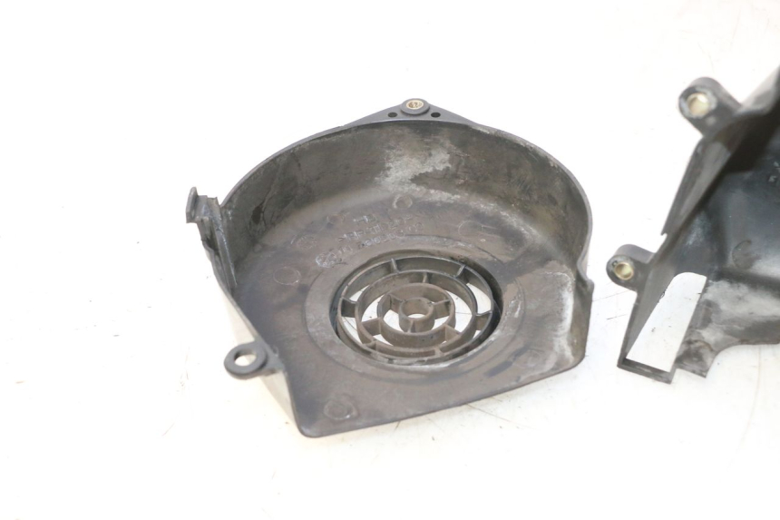photo de ENGINE COVER PEUGEOT VIVACITY NEW 2T 50 (2008 - 2017) - Zoom on usage condition