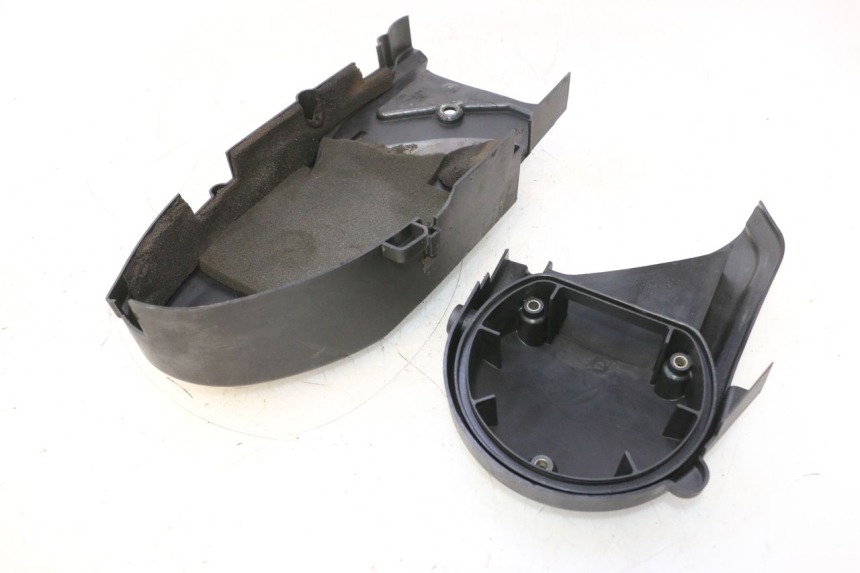 photo de ENGINE COVER YAMAHA YP MAJESTY 125 (1998 - 2001) - Alternative perspective