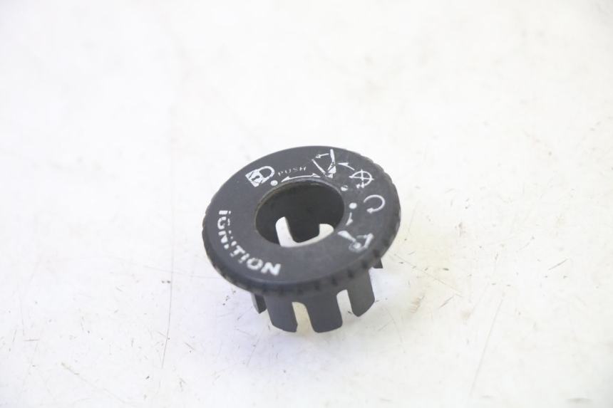 photo de IGNITION SWITCH COVER QUADRO 4 4D 350 (2015 - 2018) - Component detail