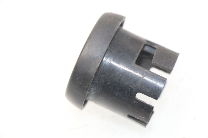 photo de IGNITION SWITCH COVER MBK BOOSTER SPIRIT NAKED 50 (2004 - 2017) - Zoom on usage condition