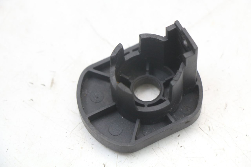 photo de IGNITION SWITCH COVER SYM CROX 4T 50 (2016 - 2023) - Alternative perspective