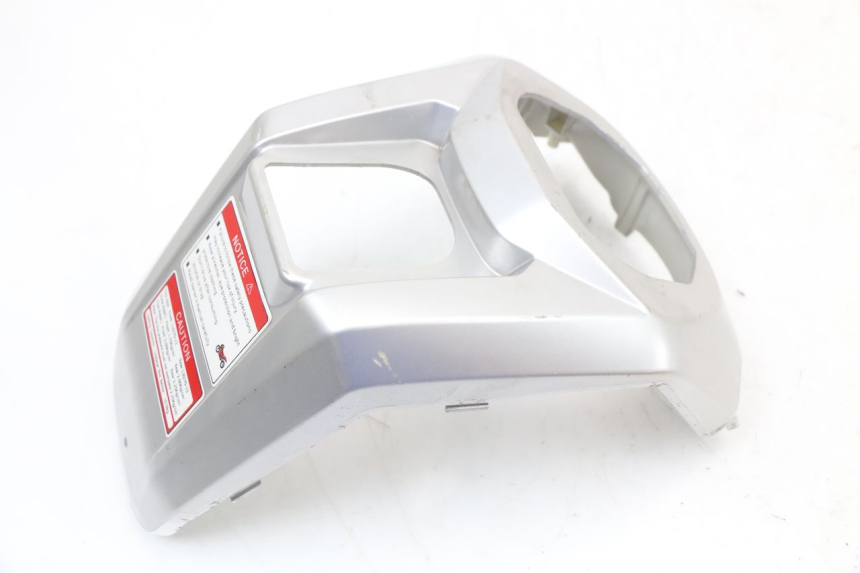 photo de IGNITION SWITCH COVER LONGJIA EASY MAX 125 (2020 - 2024) - Zoom on usage condition