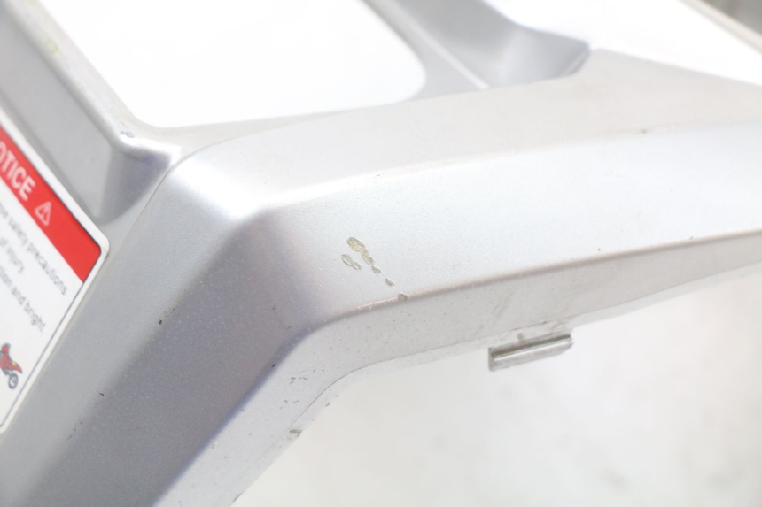 photo de IGNITION SWITCH COVER LONGJIA EASY MAX 125 (2020 - 2024) - Fixing points details