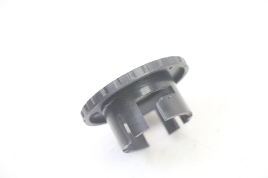 photo de IGNITION SWITCH COVER SYM FIDDLE 125 (2008 - 2010) - Zoom on usage condition