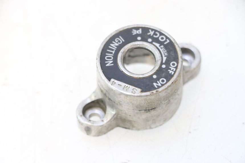 photo de IGNITION SWITCH COVER SUZUKI GSF N BANDIT 1200 (2001 - 2005) - Zoom on usage condition