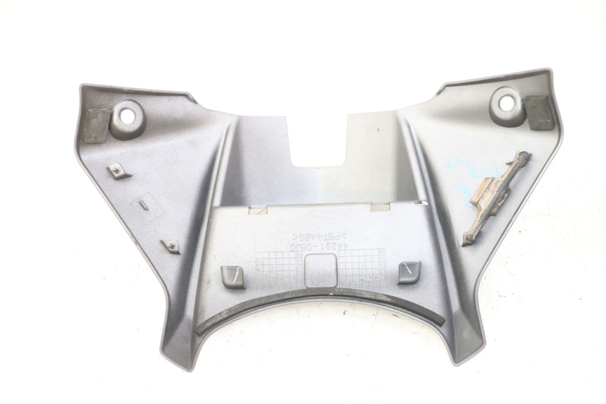 photo de IGNITION SWITCH COVER SUZUKI GSR 750 (2011 - 2017) - Zoom on usage condition