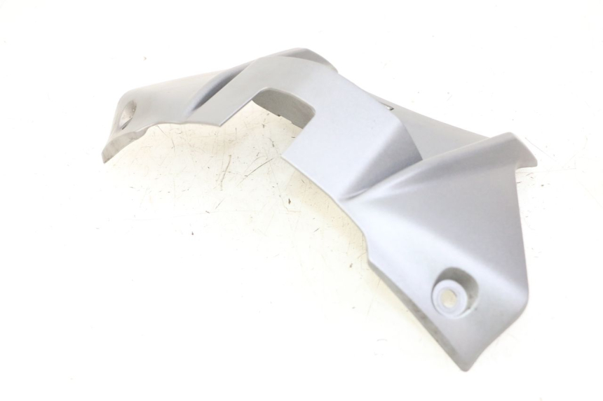 photo de IGNITION SWITCH COVER SUZUKI GSR 750 (2011 - 2017) - Technical close-up