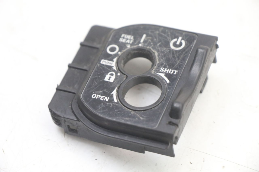photo de IGNITION SWITCH COVER HONDA PCX (JF57/JF64) 125 (2014 - 2018) - Component detail