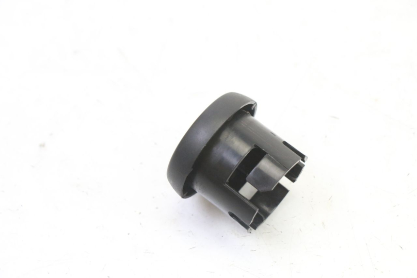 photo de IGNITION SWITCH COVER YAMAHA JOG R 50 (2004 - 2014) - Zoom on usage condition