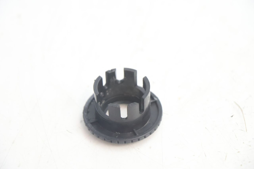 photo de IGNITION SWITCH COVER RIDE JUMP 2T 50 (2012 - 2017) - Zoom on usage condition