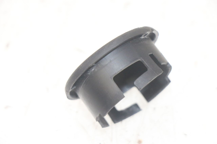 photo de IGNITION SWITCH COVER PIAGGIO MP3 HPE 300 (2019 - 2026) - Alternative perspective