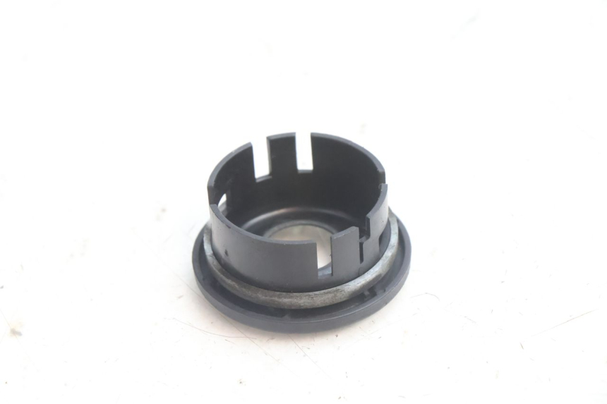 photo de IGNITION SWITCH COVER PIAGGIO MP3 500 (2016 - 2018) - Technical close-up