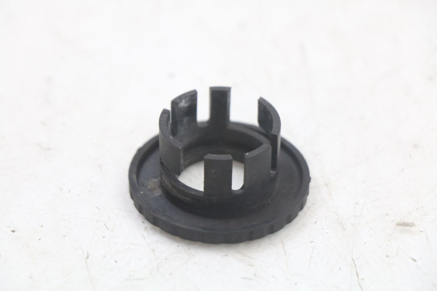 photo de IGNITION SWITCH COVER PEUGEOT BELVILLE 125 (2017 - 2021) - Zoom on usage condition