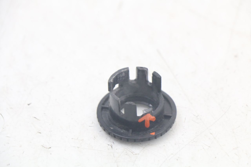 photo de IGNITION SWITCH COVER KEEWAY RY6 2T 50 (2011 - 2019) - Zoom on usage condition