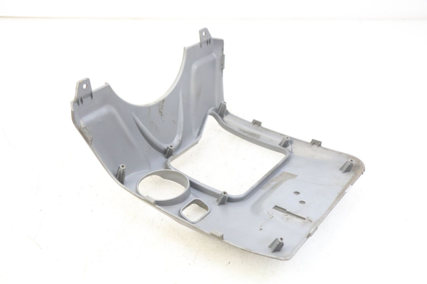 photo de IGNITION SWITCH COVER DAELIM S3 125 (2010 - 2017) - Technical close-up