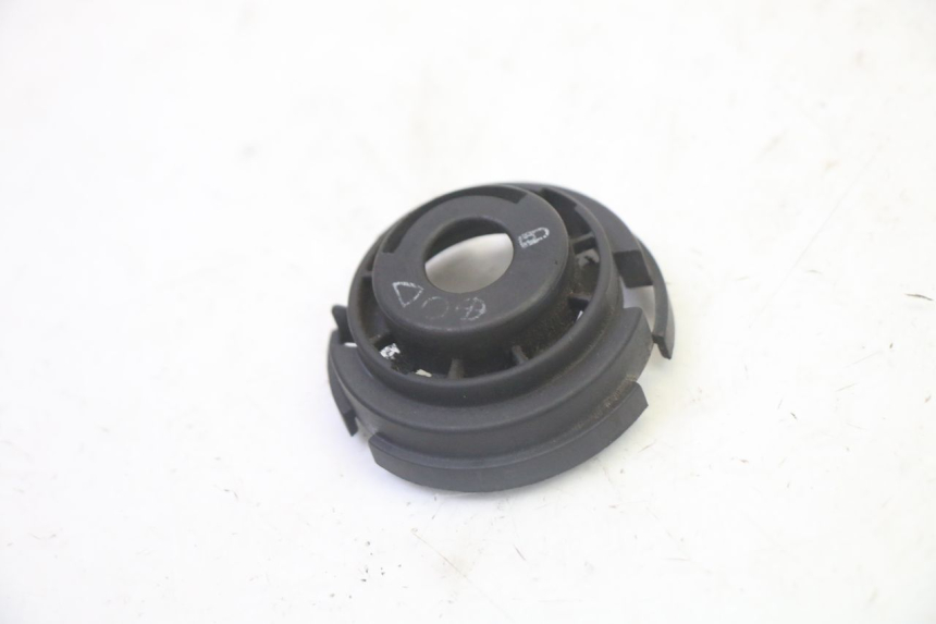 photo de IGNITION SWITCH COVER PEUGEOT SATELIS 125 (2006 - 2009) - Main view