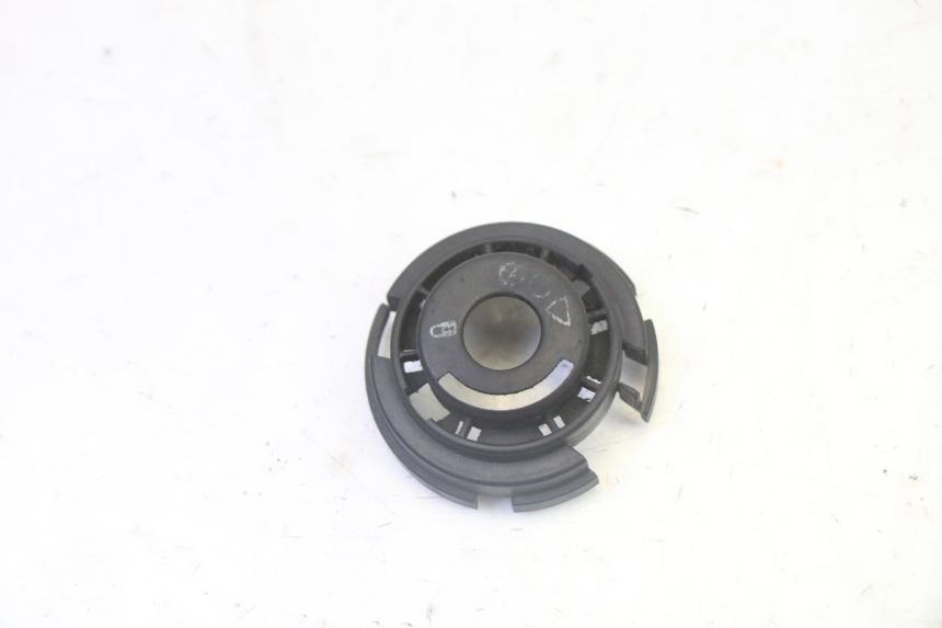 photo de IGNITION SWITCH COVER PEUGEOT SATELIS 125 (2006 - 2009) - Component detail