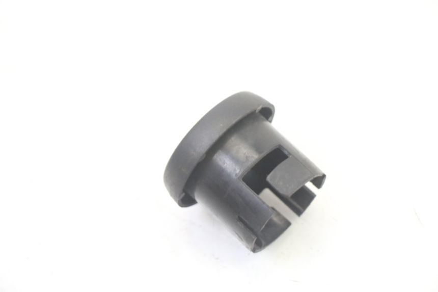 photo de IGNITION SWITCH COVER APRILIA SCARABEO GT TOURING 125 (1999 - 2005) - Zoom on usage condition
