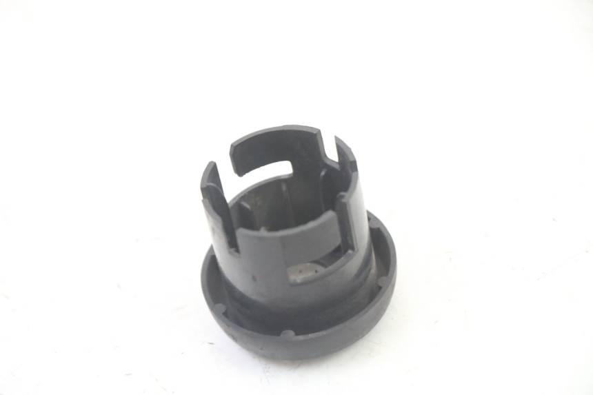 photo de IGNITION SWITCH COVER APRILIA SCARABEO GT TOURING 125 (1999 - 2005) - Alternative perspective