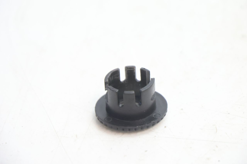 photo de IGNITION SWITCH COVER VASTRO STREET S 50 (2016 - 2021) - Zoom on usage condition