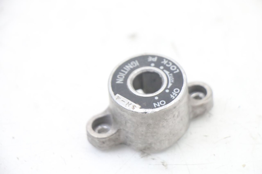 photo de IGNITION SWITCH COVER SUZUKI GSX F GSXF 650 (2007 - 2015) - Zoom on usage condition