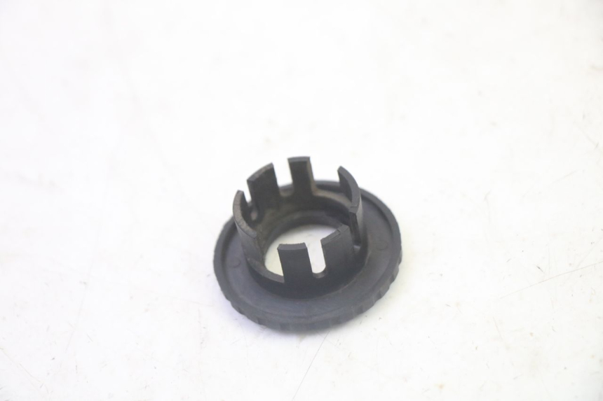 photo de IGNITION SWITCH COVER PEUGEOT TWEET PRO CARGO 50 (2018 - 2022) - Zoom on usage condition