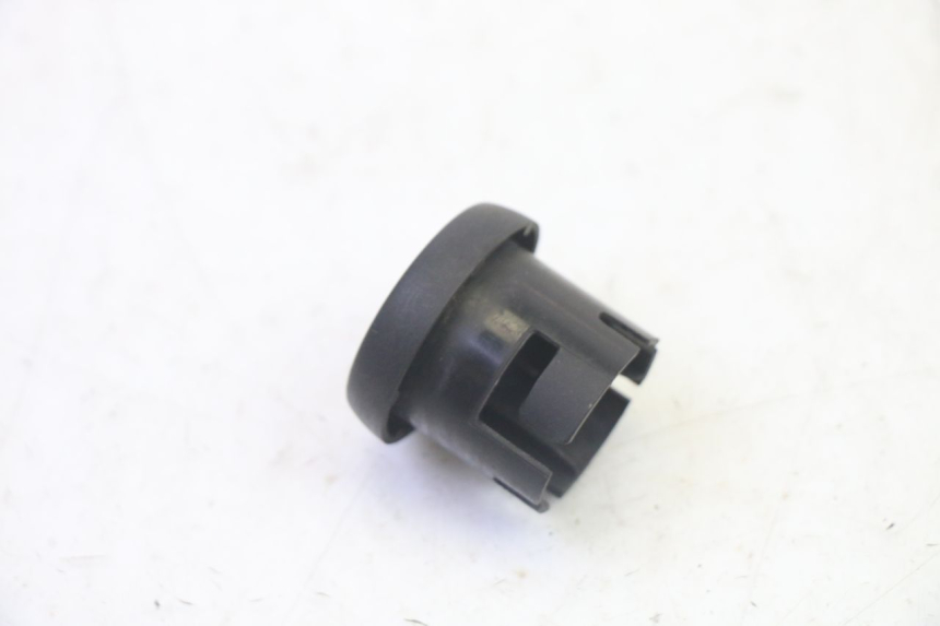 photo de IGNITION SWITCH COVER YAMAHA YP MAJESTY 125 (2007 - 2010) - Zoom on usage condition