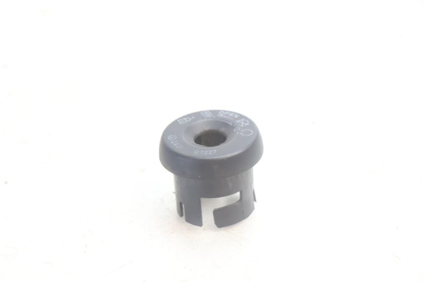 photo de IGNITION SWITCH COVER YAMAHA YP MAJESTY 125 (2002 - 2006) - Main view