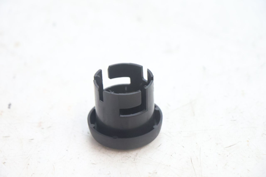 photo de IGNITION SWITCH COVER YAMAHA YP MAJESTY 125 (2002 - 2006) - Zoom on usage condition