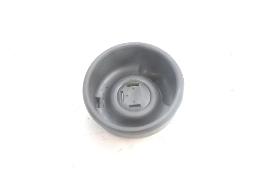 photo de HEADLIGHT DUST COVER BMW C1 125 (2000 - 2003) - Zoom on usage condition