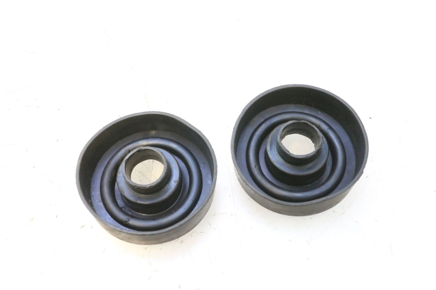 photo de HEADLIGHT DUST COVER JM MOTORS F45i 4T 50 (2020 - 2023) - Zoom on usage condition
