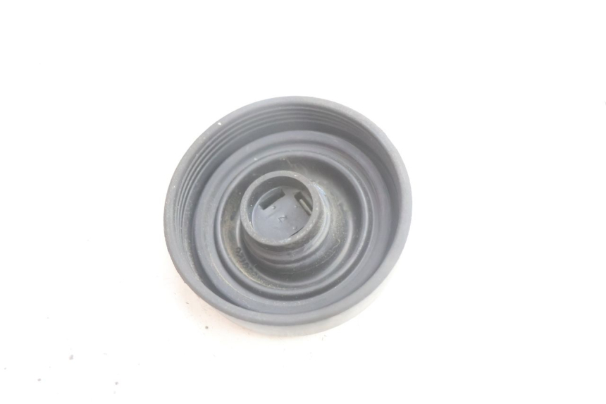 photo de HEADLIGHT DUST COVER PIAGGIO LIBERTY 125 (1998 - 2008) - Zoom on usage condition