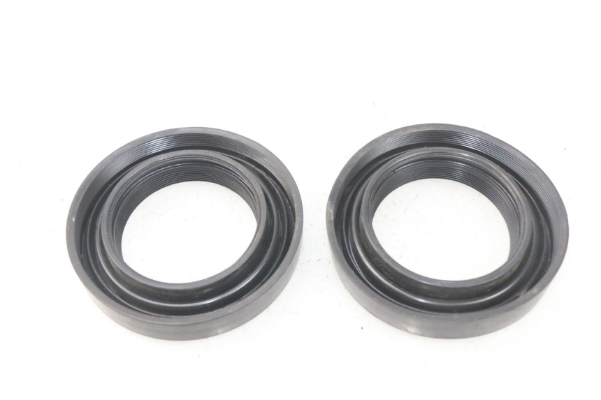 photo de HEADLIGHT DUST COVER YAMAHA YP T-MAX TMAX 530 (2017 - 2020) - Zoom on usage condition