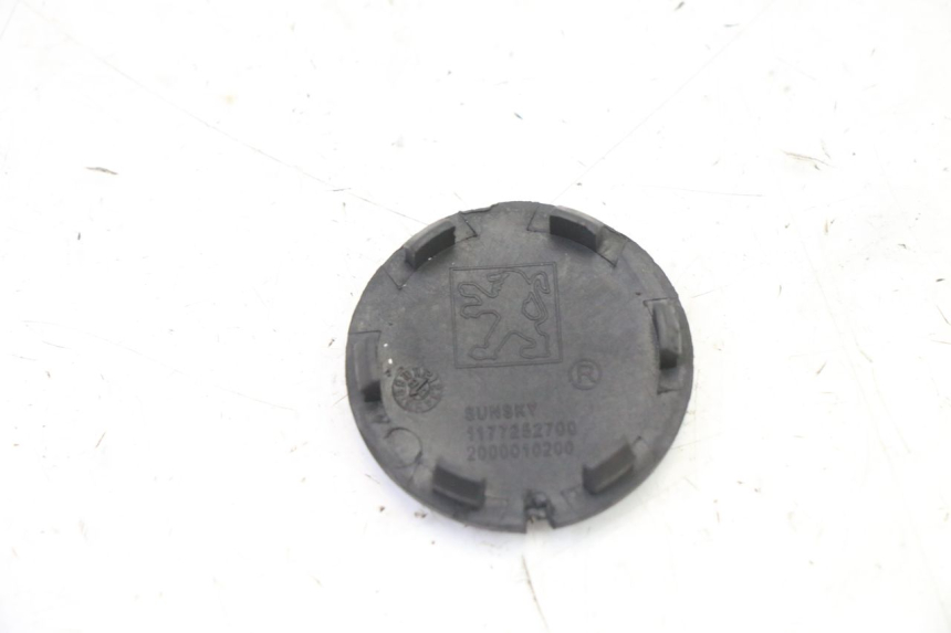 photo de WHEEL COVER PEUGEOT VIVACITY NEW 4T 50 (2008 - 2017) - Zoom on usage condition