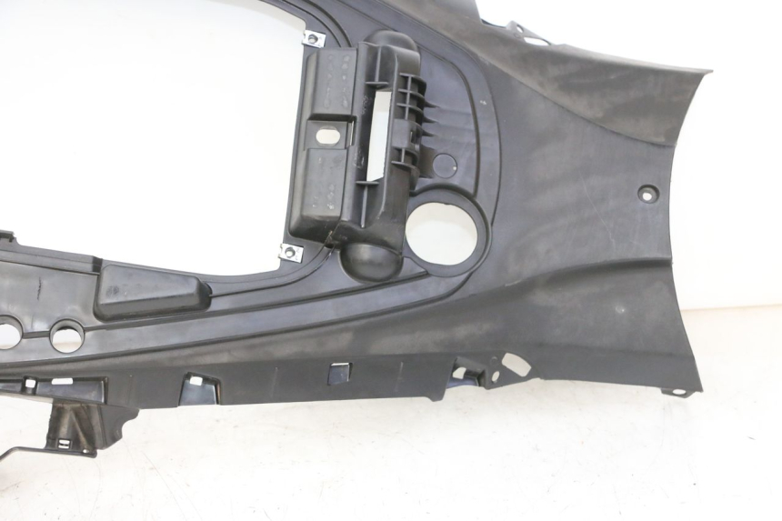 photo de UNDERSEAT PANEL QUADRO 4 4D 350 (2015 - 2018) - Fixing points details