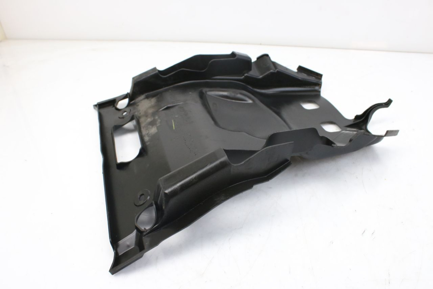 photo de UNDERSEAT COVER SUZUKI AN BURGMAN 400 (2006 - 2010) - Technical close-up
