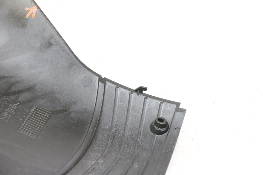 photo de UNDERSEAT PANEL APRILIA SR MOTARD 50 (2012 - 2018) - Technical close-up