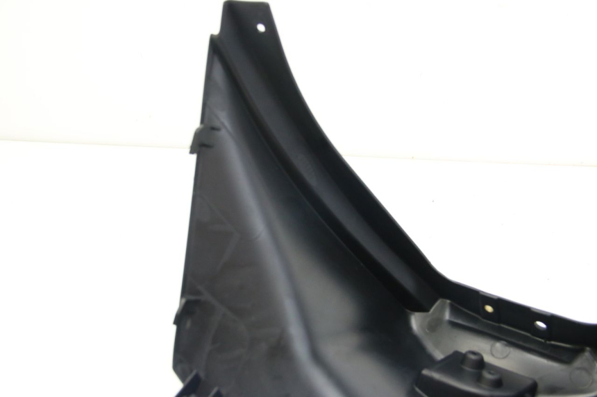 photo de UNDERSEAT COVER DERBI BOULEVARD 50 (2009 - 2006) - Surface and material condition