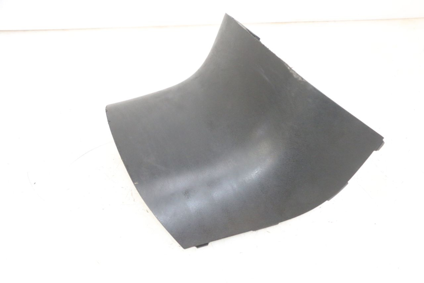 photo de UNDERSEAT PANEL SUZUKI BURGMAN 650 (2013 - 2020) - Technical close-up