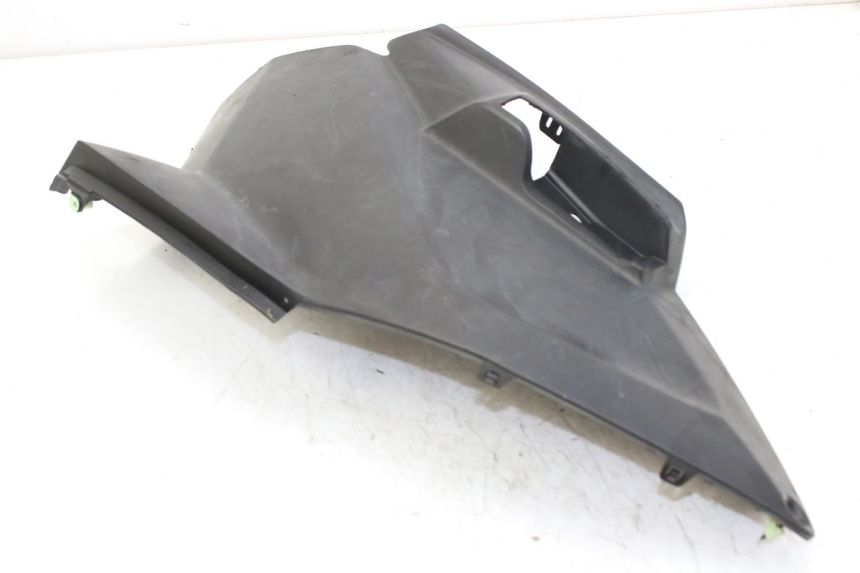 photo de UNDERSEAT COVER PEUGEOT CITYSTAR 50 (2013 - 2017) - Zoom on usage condition