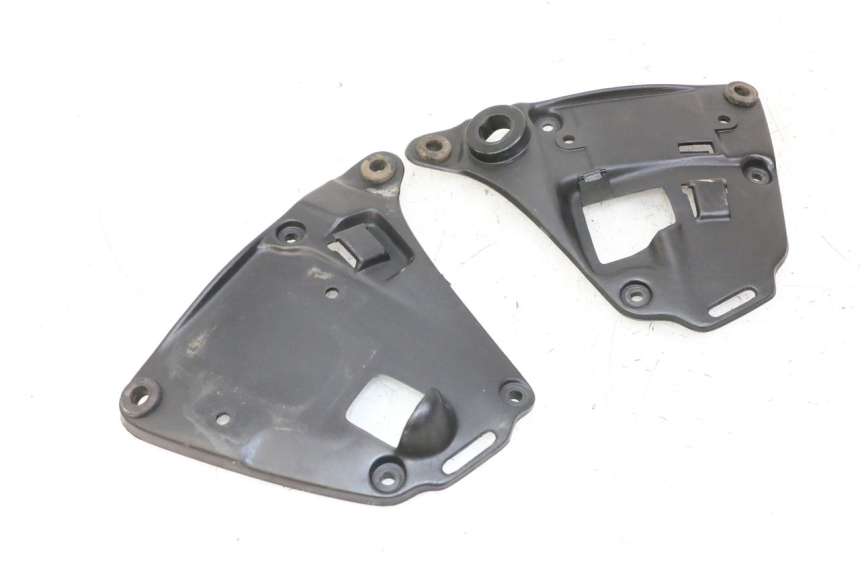 photo de UNDERSEAT PANEL APRILIA CLASSIC 125 (1995 - 2001) - Zoom on usage condition