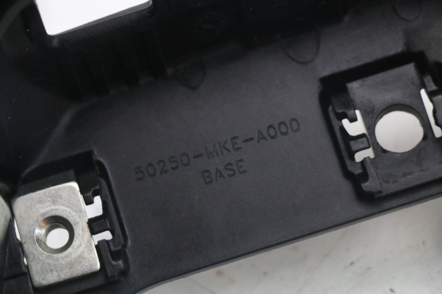 photo de UNDERSEAT PANEL HONDA CRF R 250 (2020 - 2021) - Surface and material condition