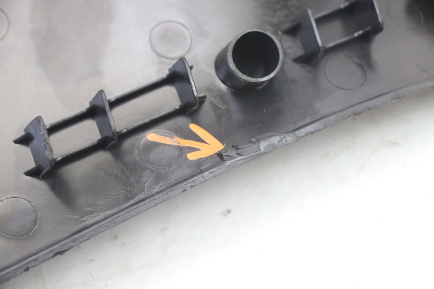 photo de UNDERSEAT COVER KYMCO DINK STREET 125 (2009 - 2014) - Surface and material condition